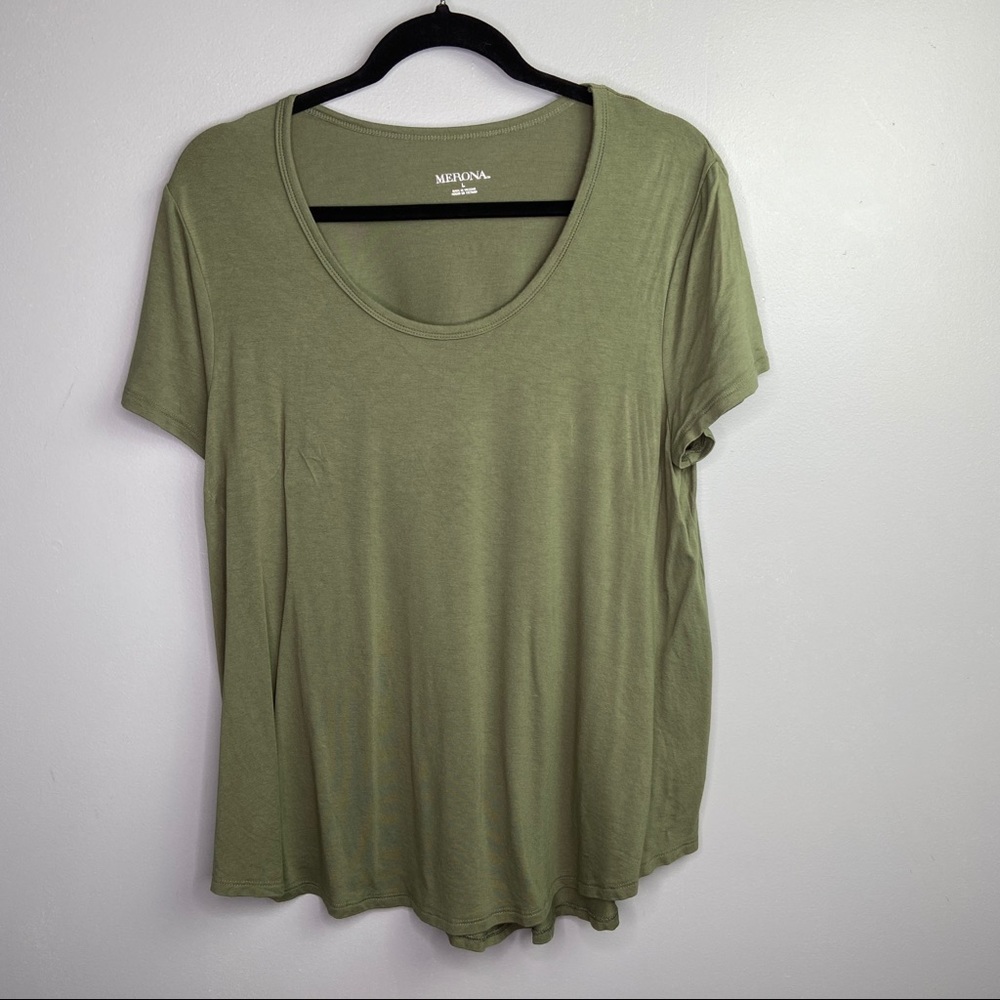Womens green scoop neck short sleeve top Sz large